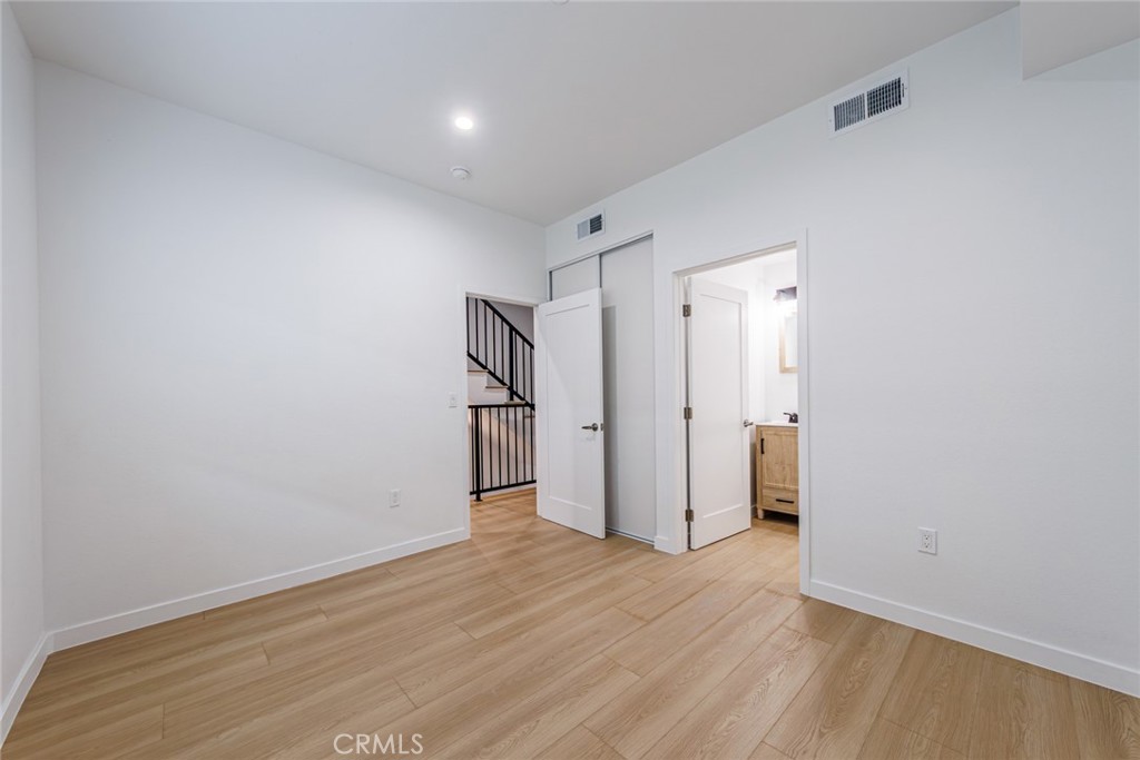 North Hollywood Condo: 11839 1/2 Runnymede Street