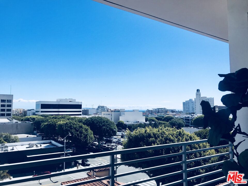 Santa Monica Condo: 1241 5th Street