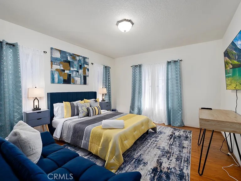 La Puente Condo: 15803 Victoria Avenue