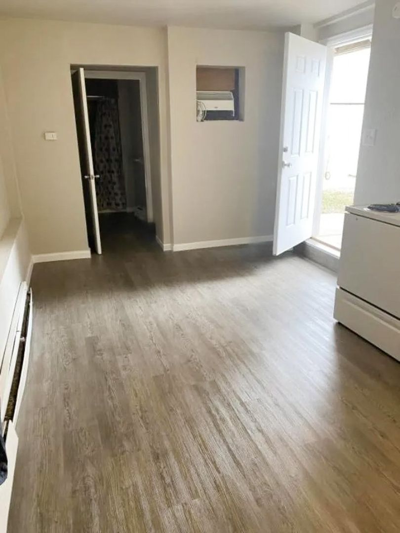 Pueblo Apartment: 1427 E Evans Ave