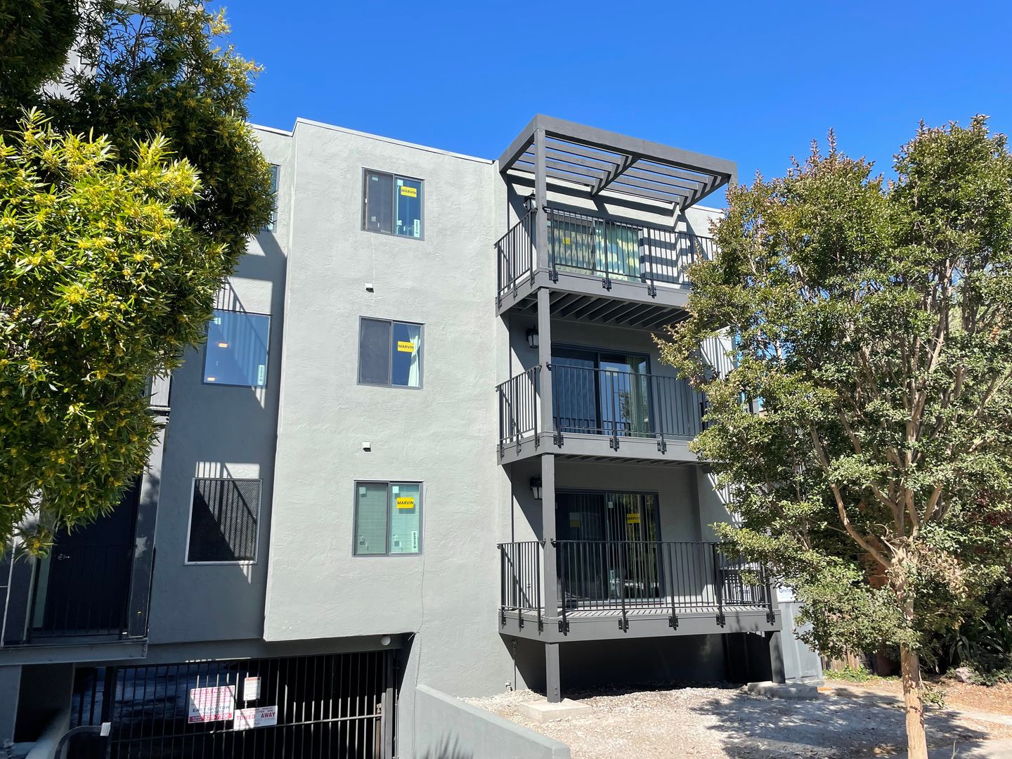 Albany Apartment: 410 Evelyn Ave