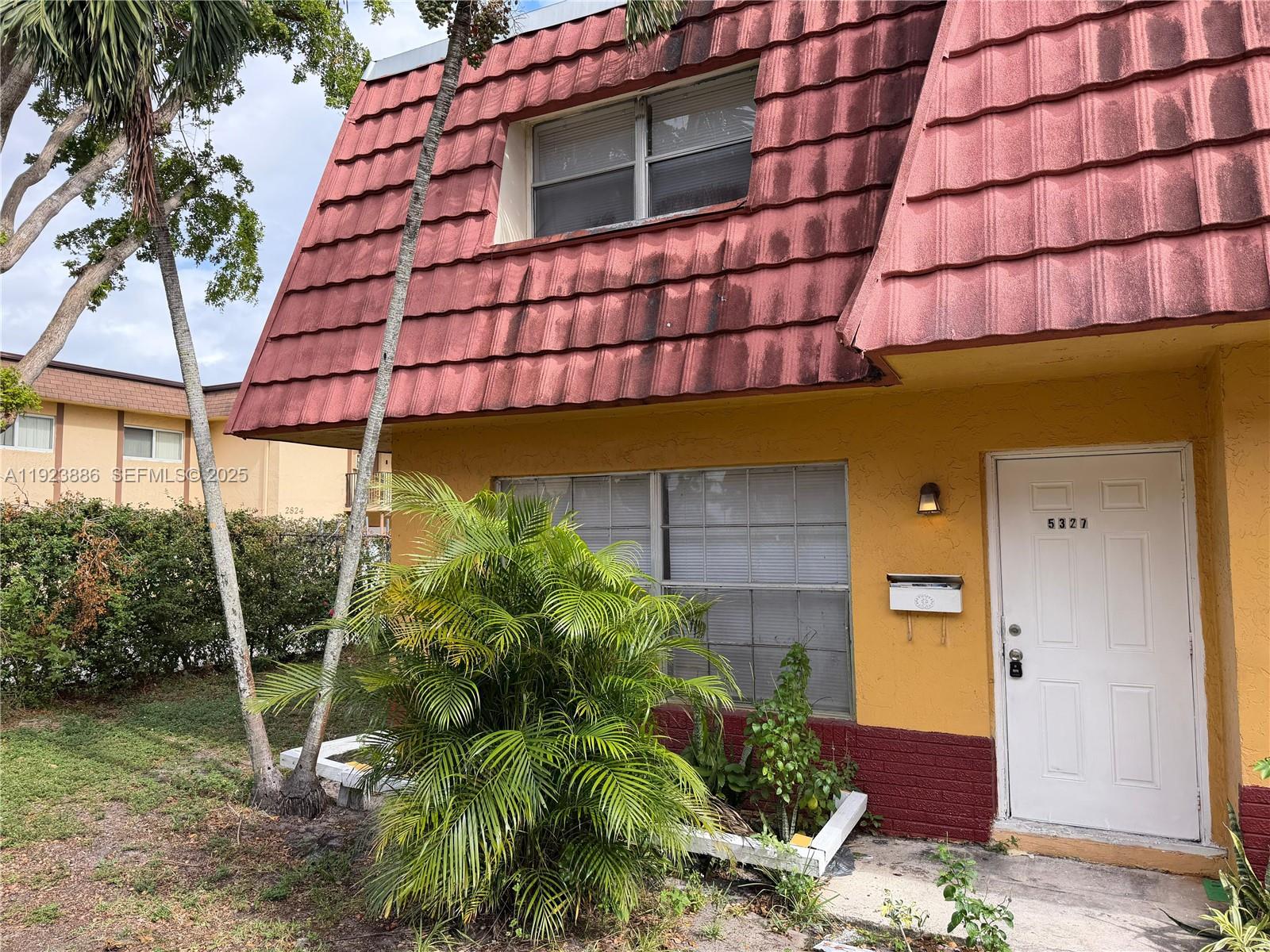 Lauderhill Condo: 5327 Northwest 27th Street