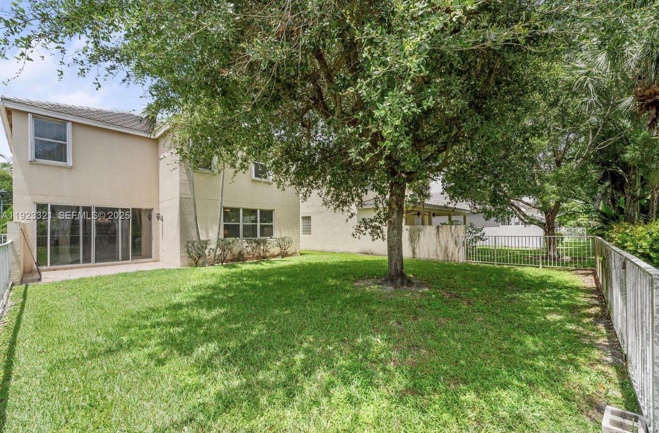 Royal Palm Beach Condo: 168 Canterbury Place