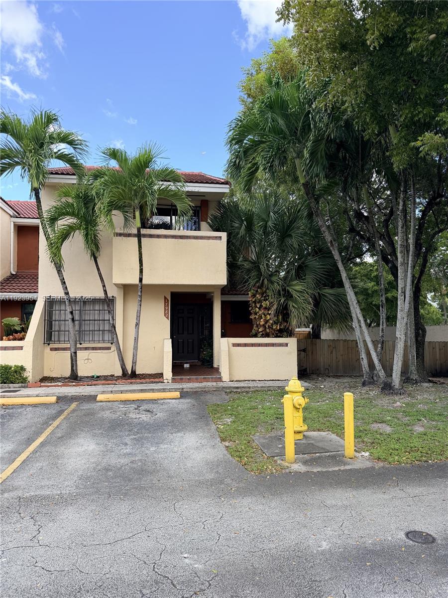 Hialeah Condo: 17982 Northwest 68th Avenue