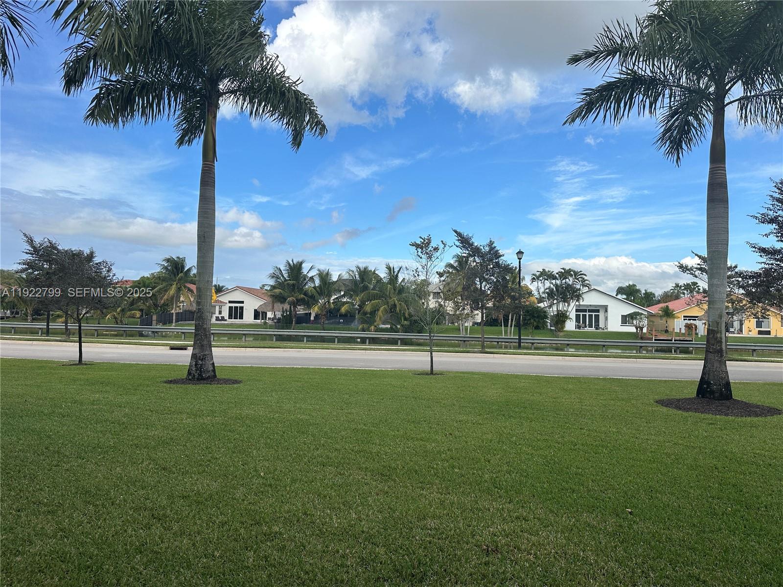 Pembroke Pines Condo: 11718 Southwest 13th Ct.