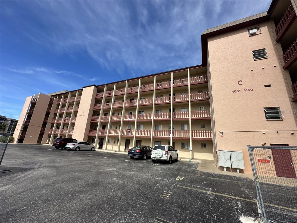 Bradenton Condo: 4037 Lake Bayshore Drive