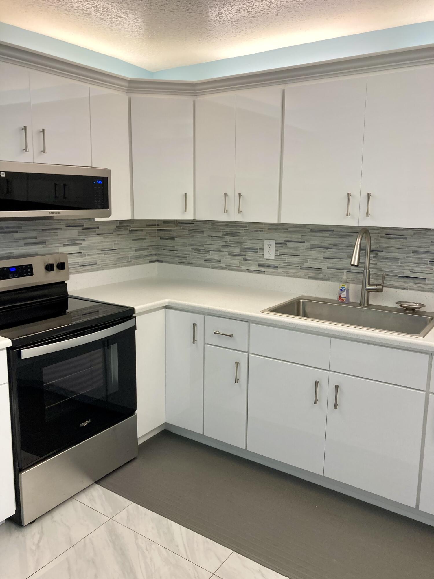 Stuart Condo: 950 South Kanner Highway