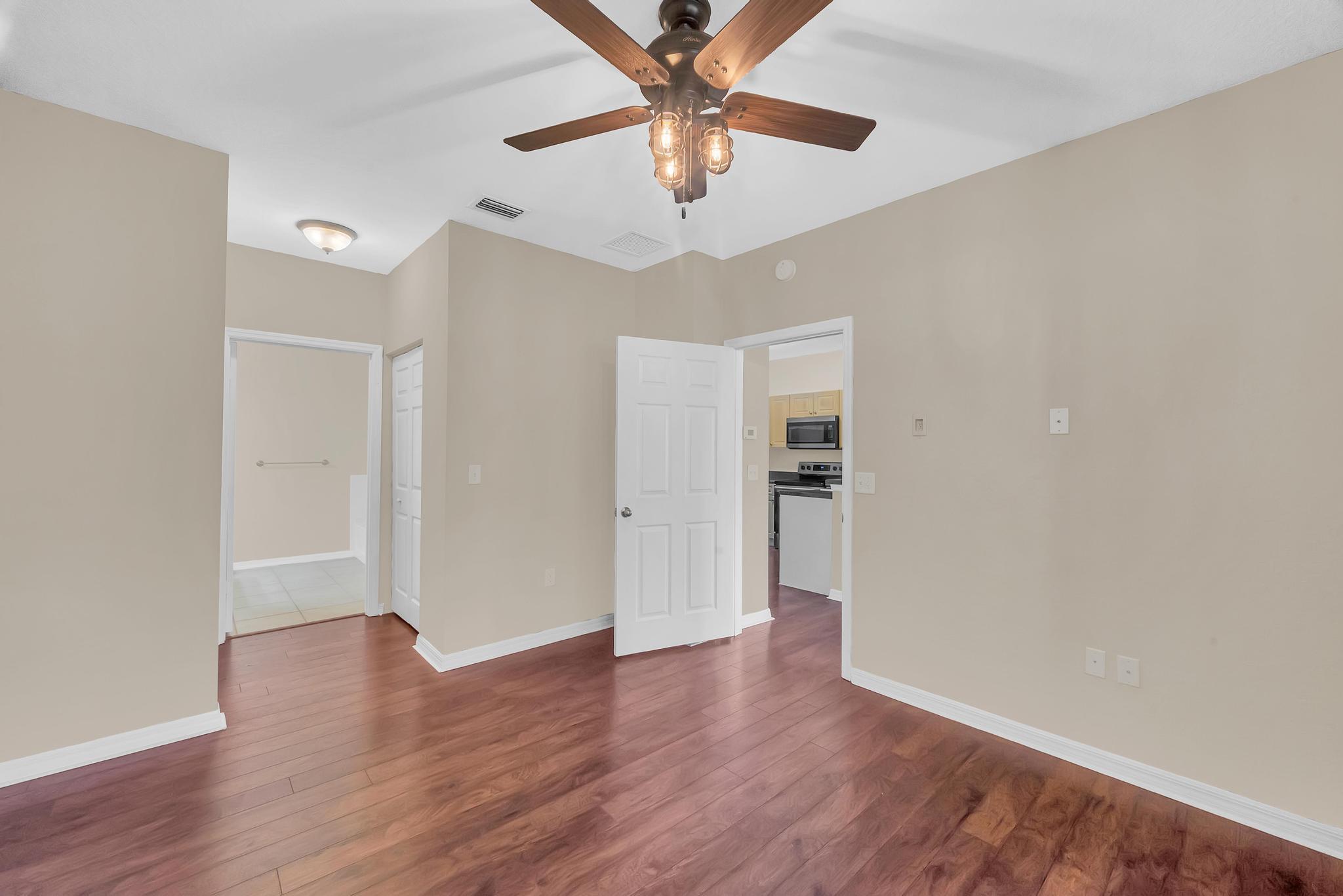 Stuart Condo: 319 Southeast Kitching Circle