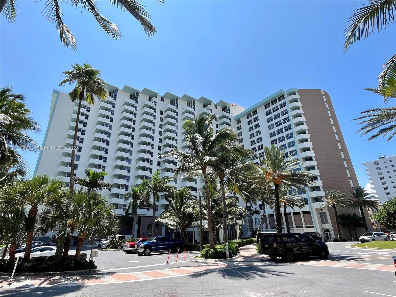 Miami Beach Condo: 2899 Collins Avenue