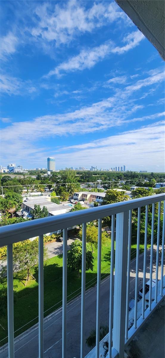 North Miami Condo: 2020 Northeast 135th Street
