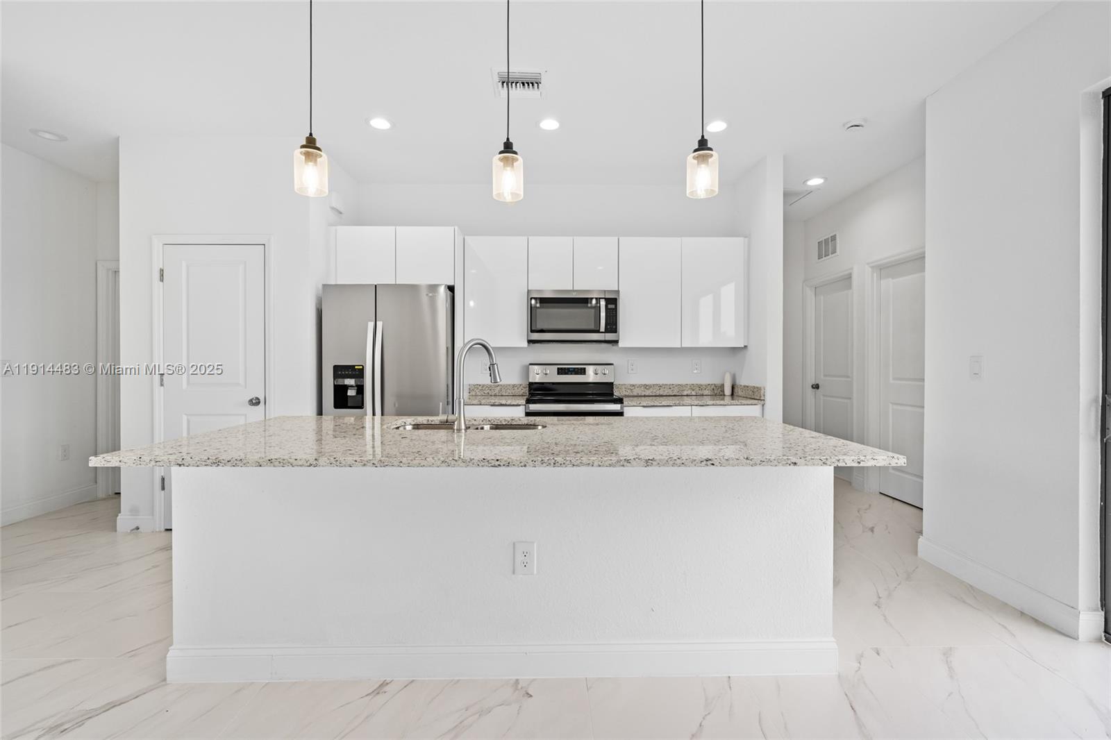 Lehigh Acres Condo: 933 Gleason Street