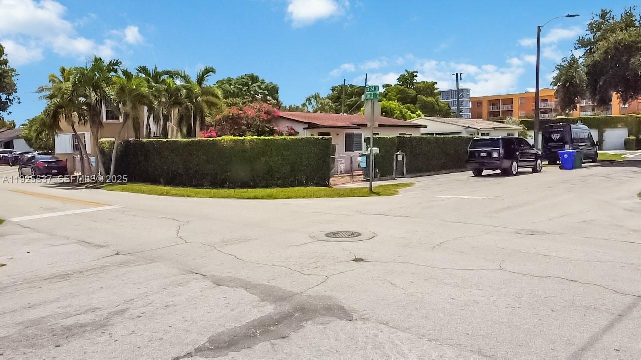 Miami Condo: 2401 Southwest 31st Avenue