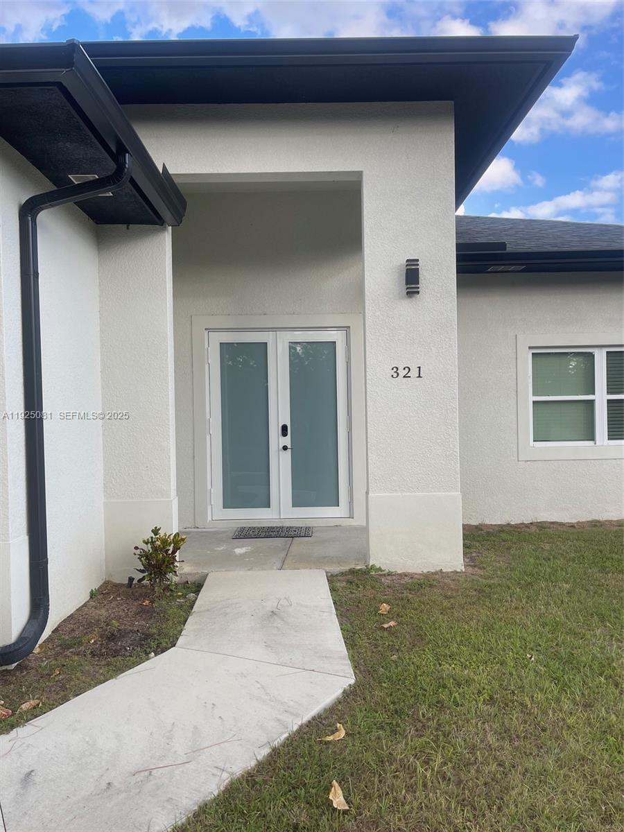 Lehigh Acres Condo: 321 Briggs