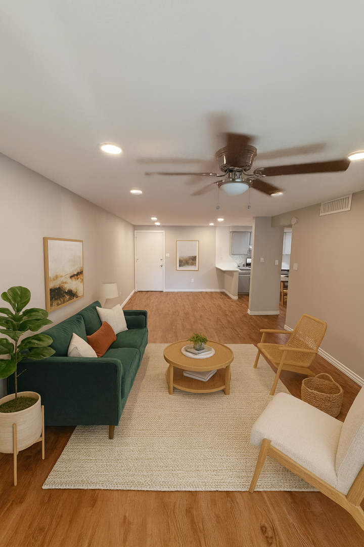 Lakewood Apartment: 1990 Fenton St