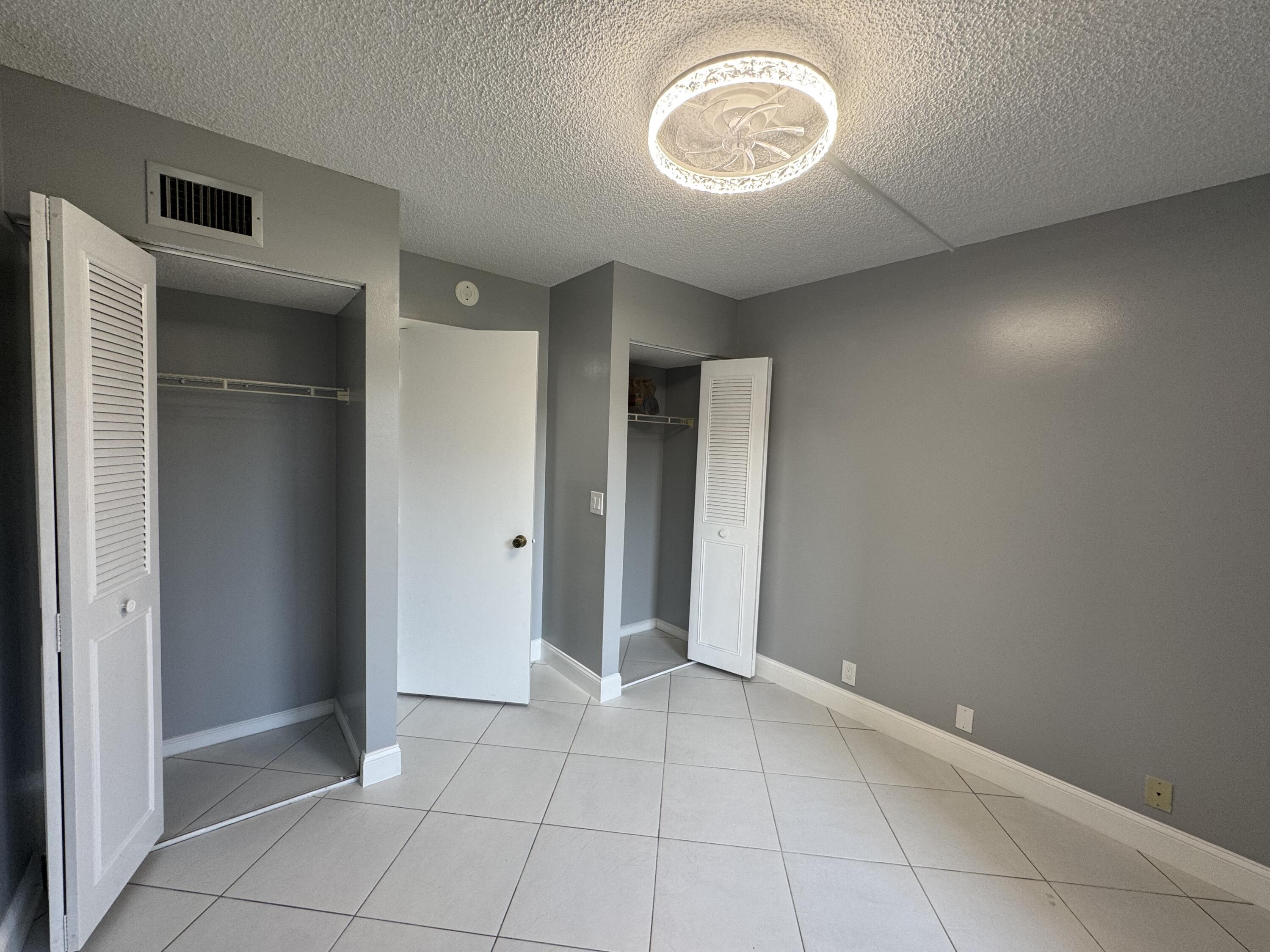 Greenacres Condo: 802 Sky Pine Way