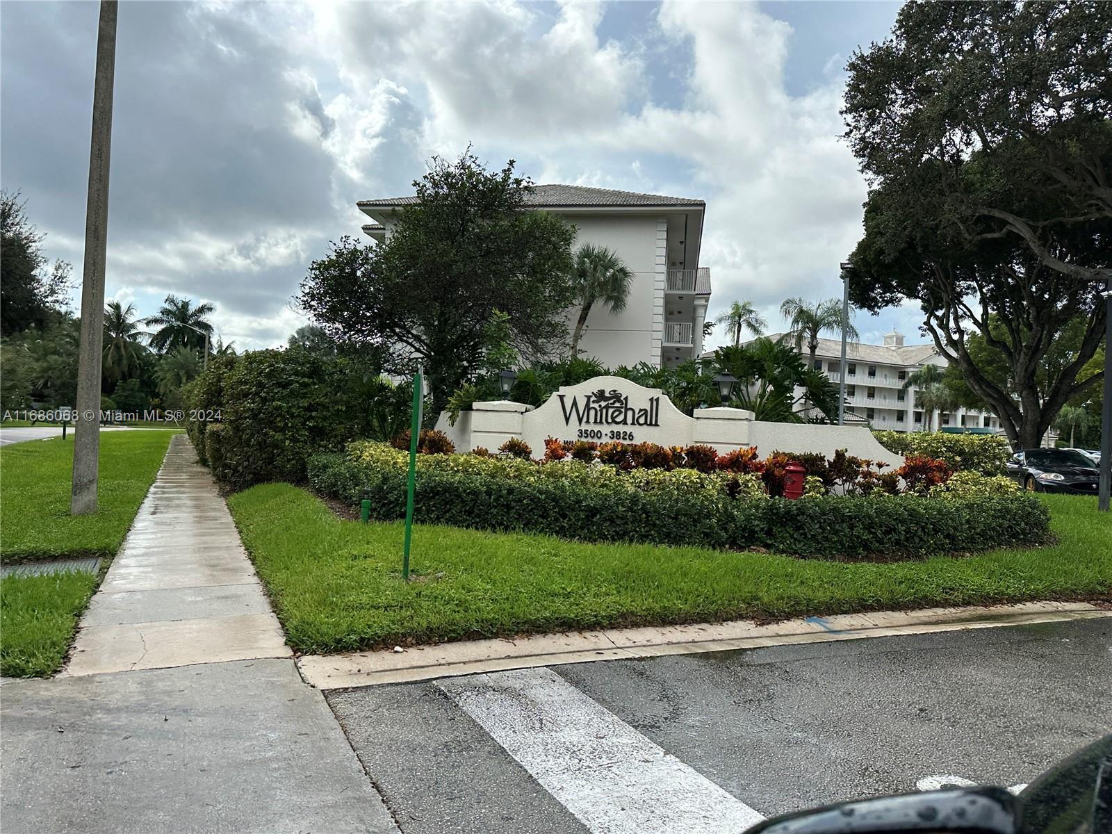 West Palm Beach Condo: 3650 Whitehall Drive