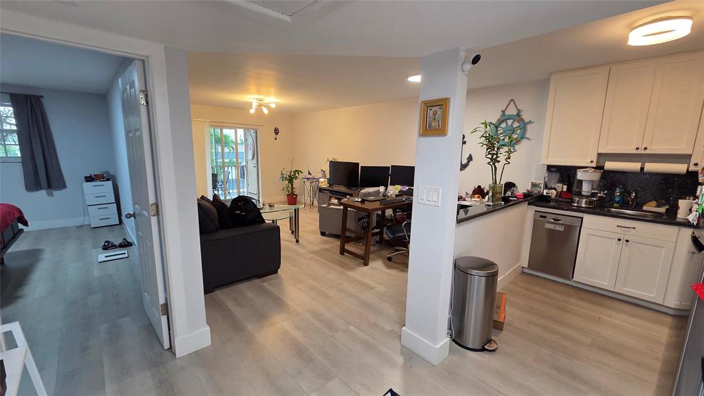 Pompano Beach Condo: 101 East McNab Road