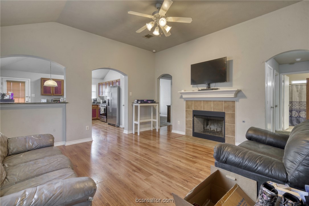 College Station Condo: 923 Crested Point Drive