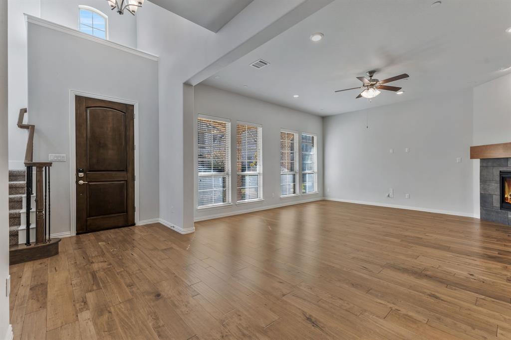 Irving Condo: 516 Renaissance Lane