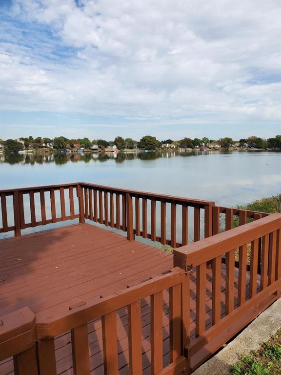 Irving Condo: 1317 Lakeshore Drive
