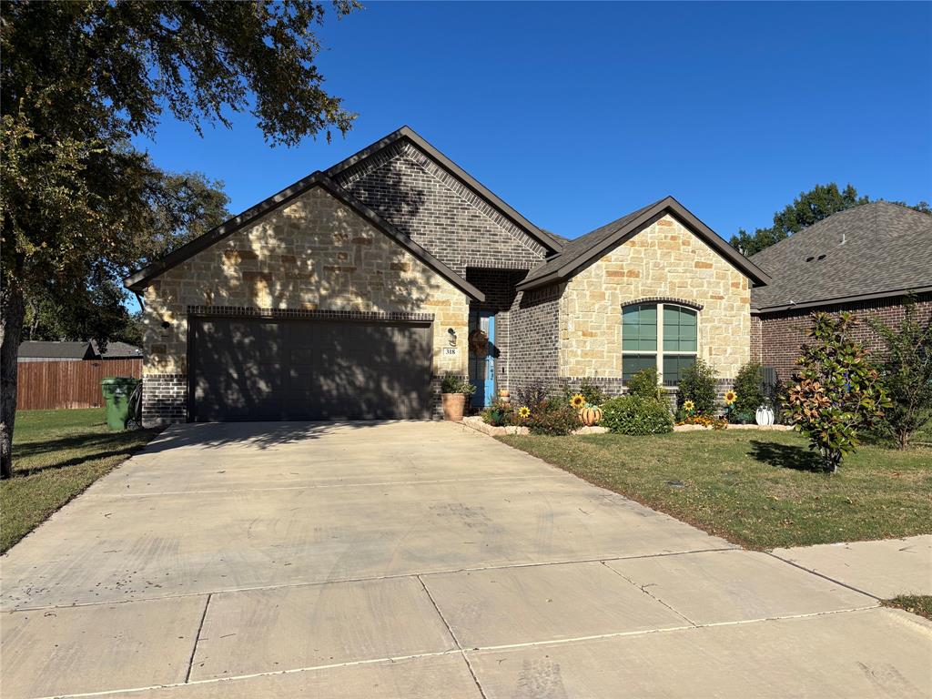 Krum Condo: 318 Osage Court