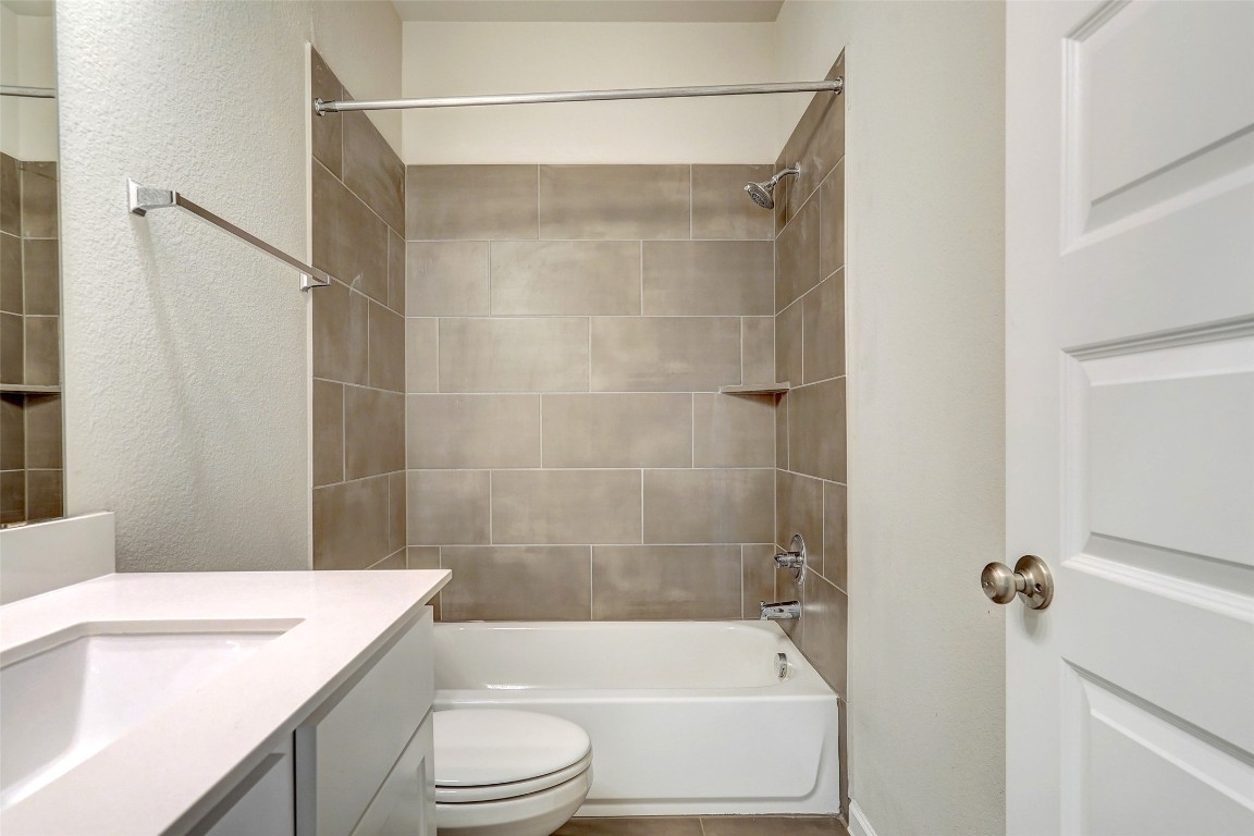 Leander Condo: 2604 San Bautista Way