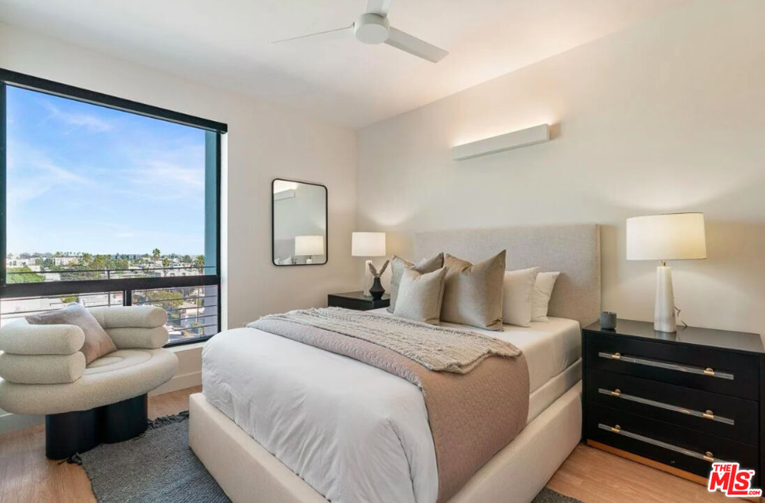 Los Angeles Condo: 3688 Overland Avenue