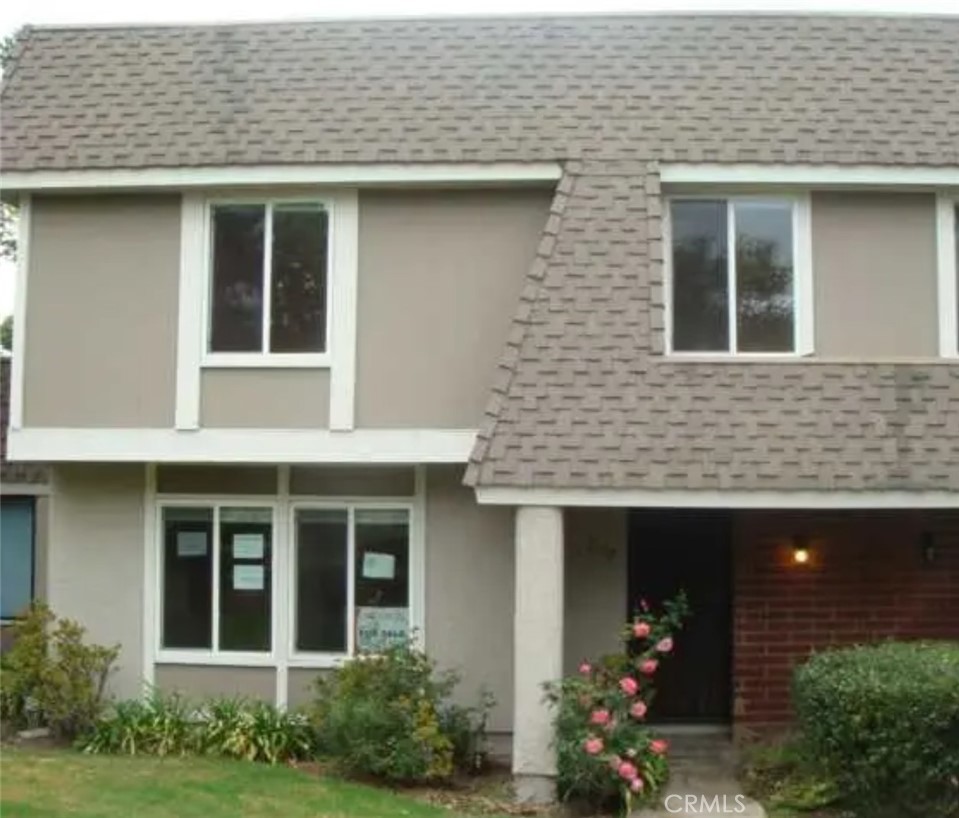 Anaheim Condo: 2150 West Churchill Circle