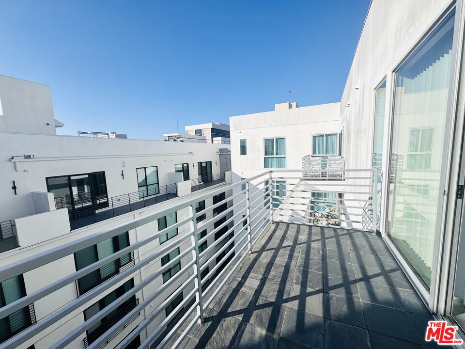 Santa Monica Condo: 1241 5th Street