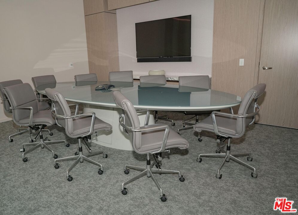 Los Angeles Condo: 877 Francisco Street