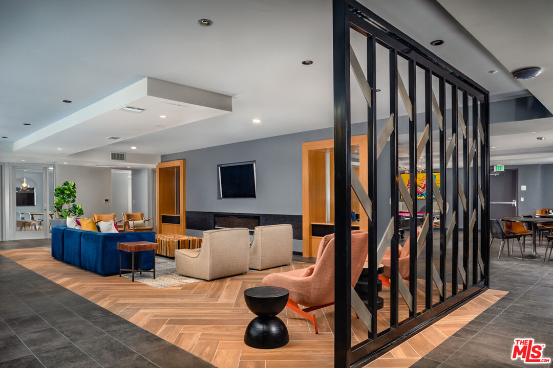 Los Angeles Condo: 750 South Oxford Avenue