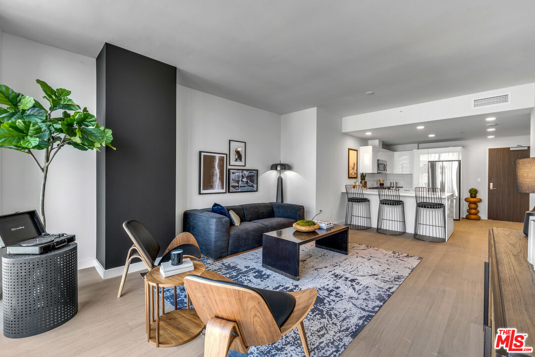 Los Angeles Condo: 2801 Sunset Place