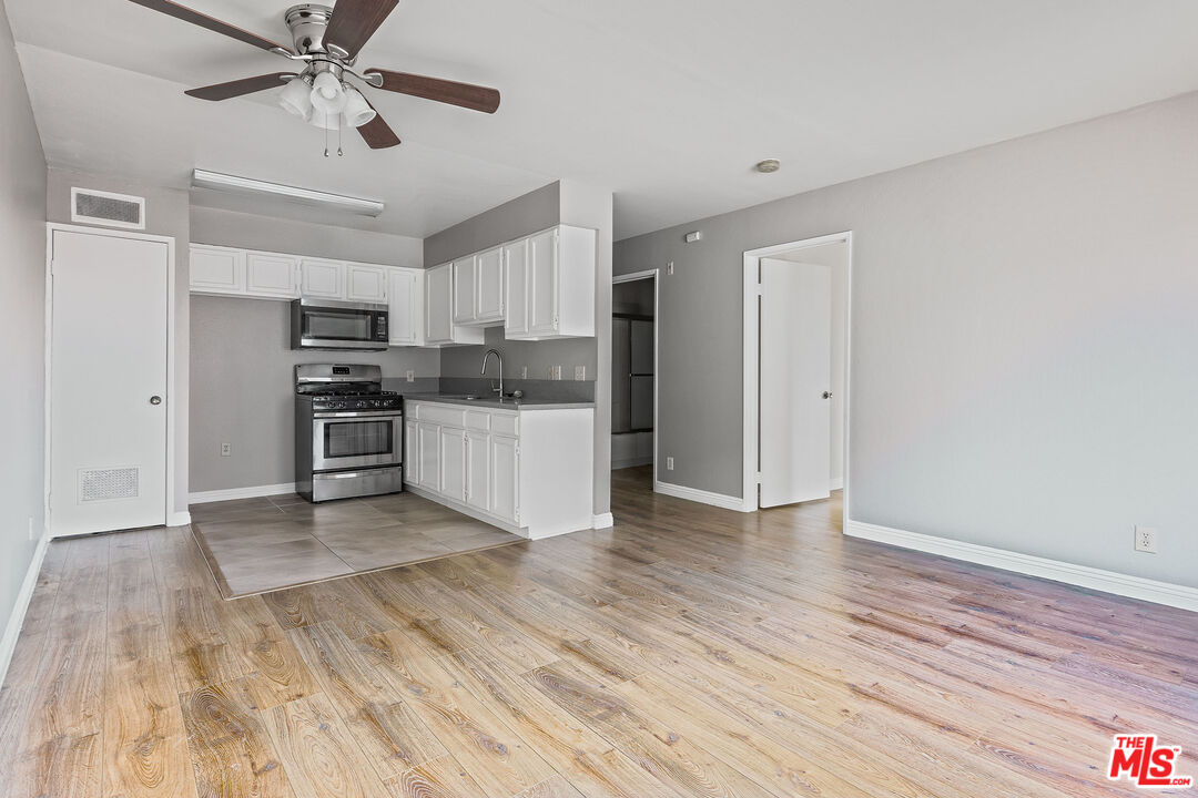 Los Angeles Condo: 820 South St Andrews Place