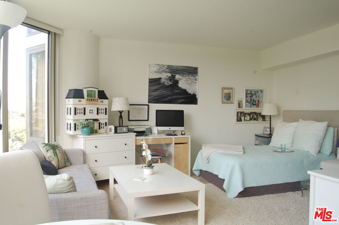 Marina del Rey Condo: 4316 Marina City Drive