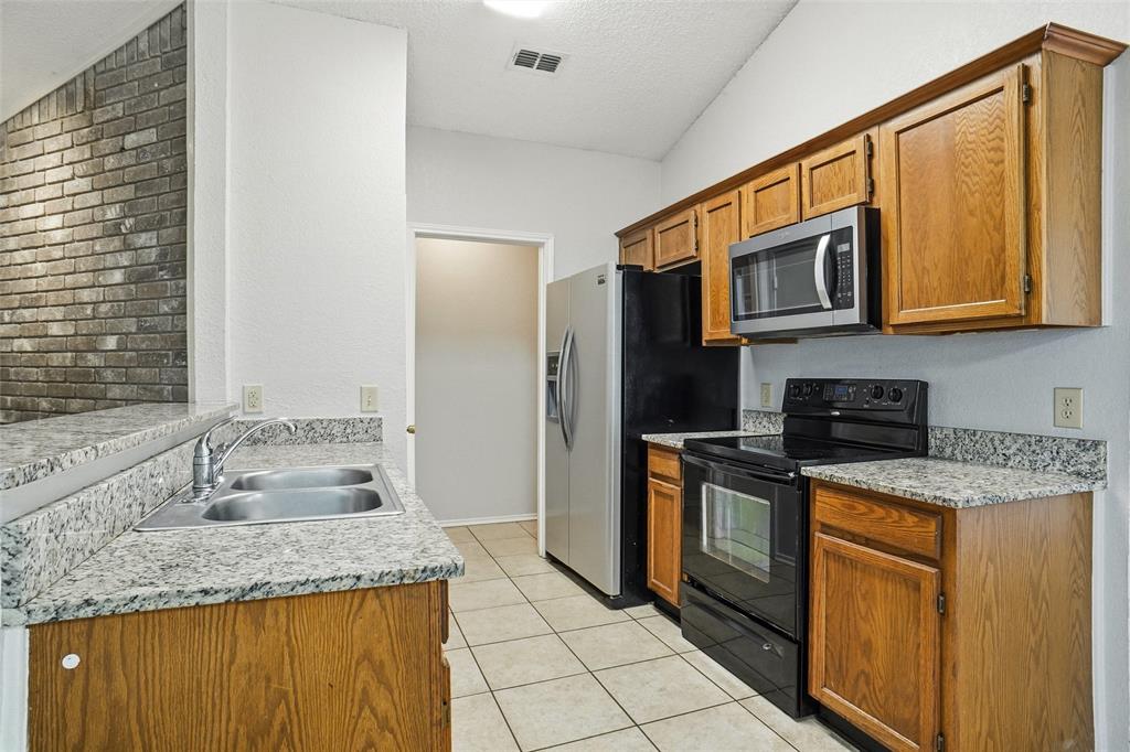 Fort Worth Condo: 6720 Crestmont Court