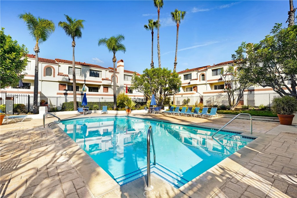 Torrance Condo: 2971 Plaza Del Amo