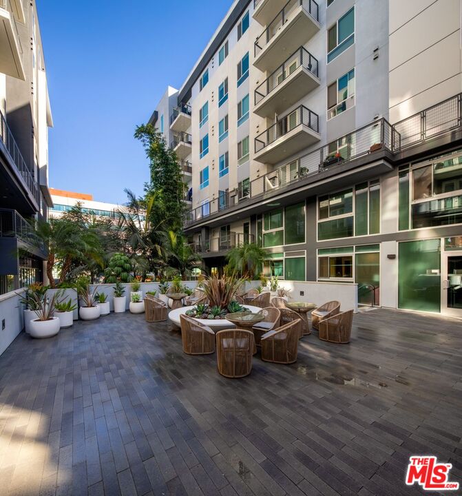 Los Angeles Condo: 1120 West 6th Street