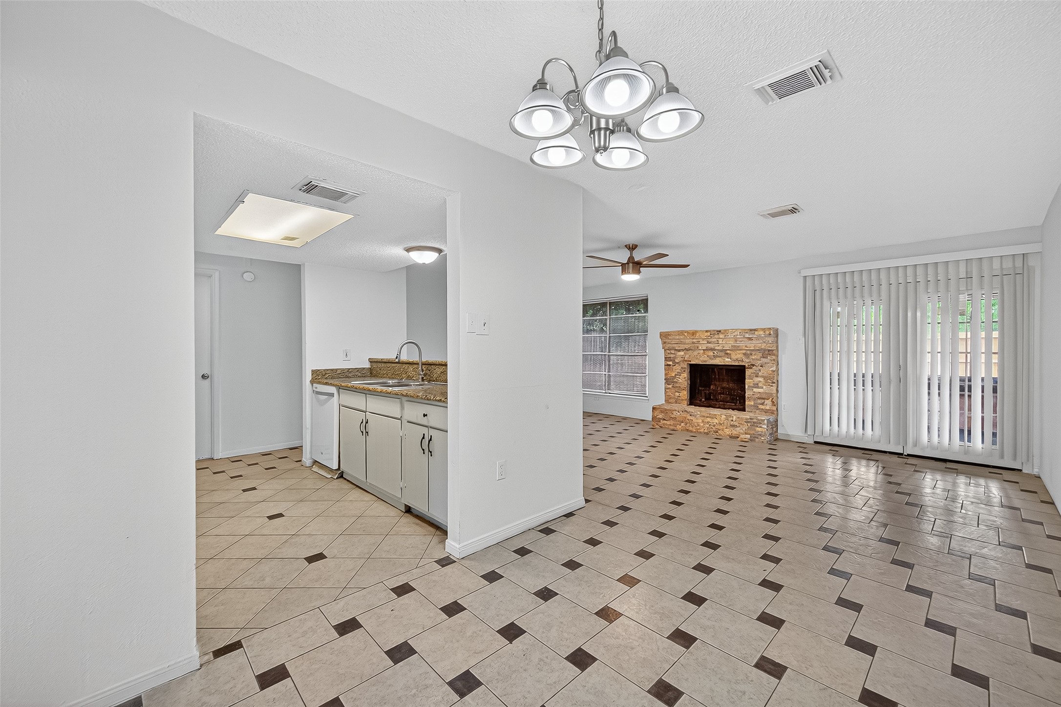 Houston Condo: 2007 Whiteback Drive