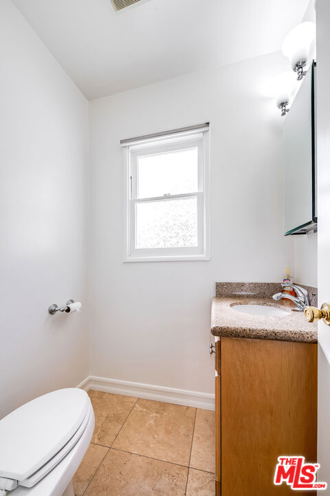 Valley Village Condo: 11889 Tiara Street