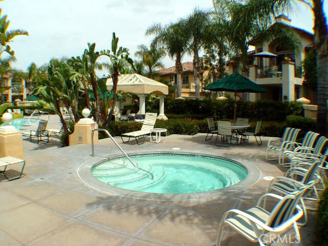 Irvine Condo: 405 Tropea Aisle