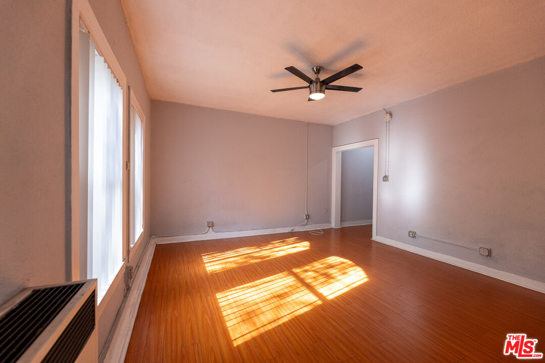 Los Angeles Condo: 661 Shatto Place