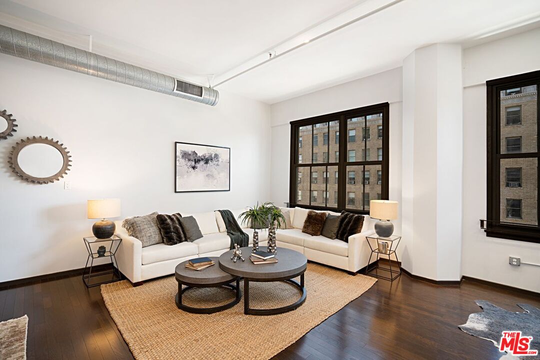 Los Angeles Condo: 1645 Vine Street