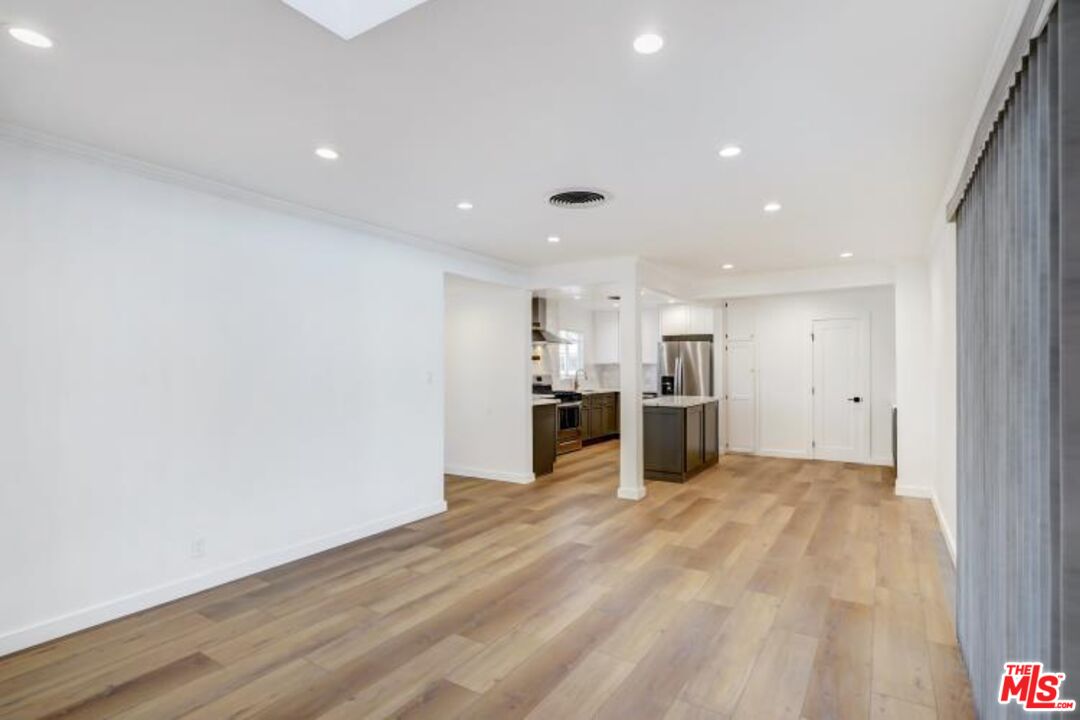 Reseda Condo: 6633 Belmar Avenue