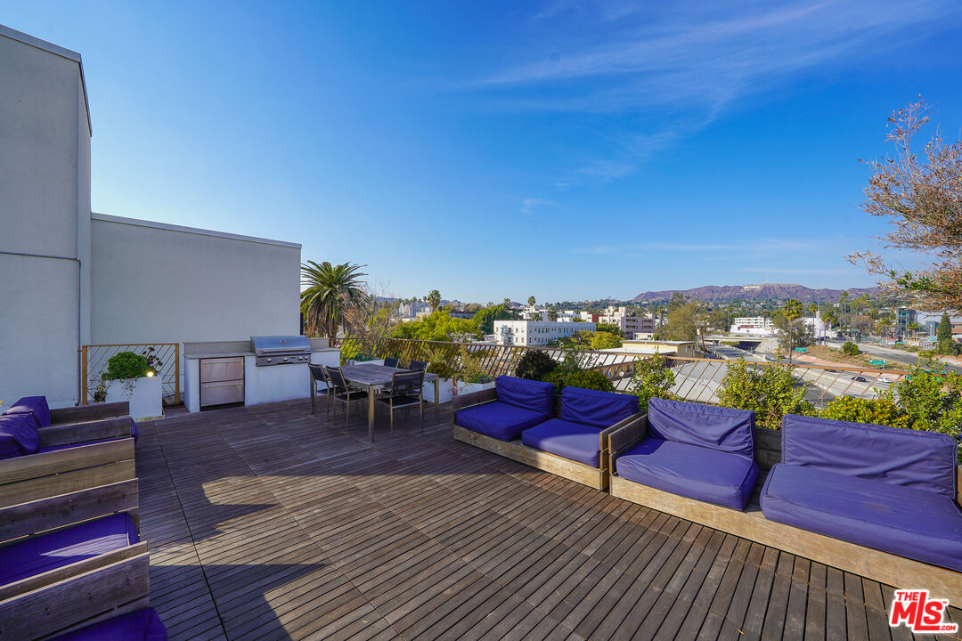 Los Angeles Condo: 5800 Harold Way