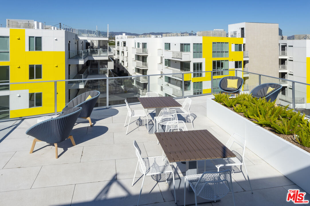 Santa Monica Condo: 2929 Pennsylvania Avenue