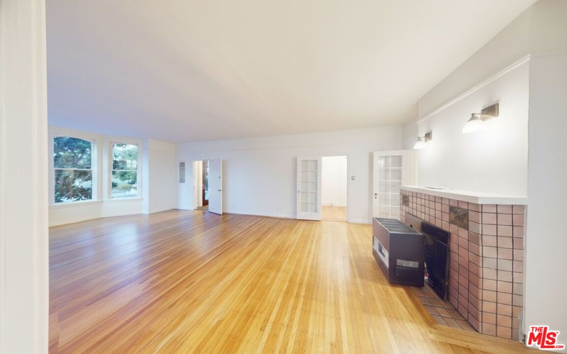 Oakland Condo: 487 43rd Street