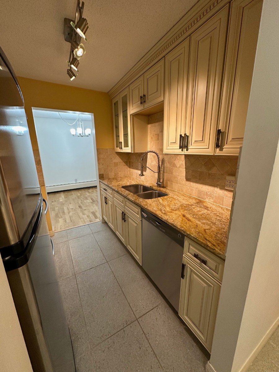 Calgary Condo: 819 4a St NE