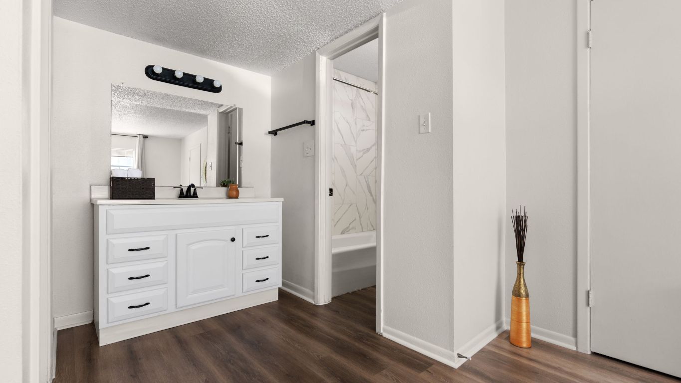 Austin Condo: 8730 North Mopac Expressway