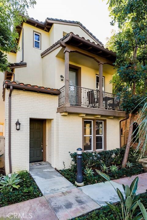 Irvine Condo: 209 Tall Oak