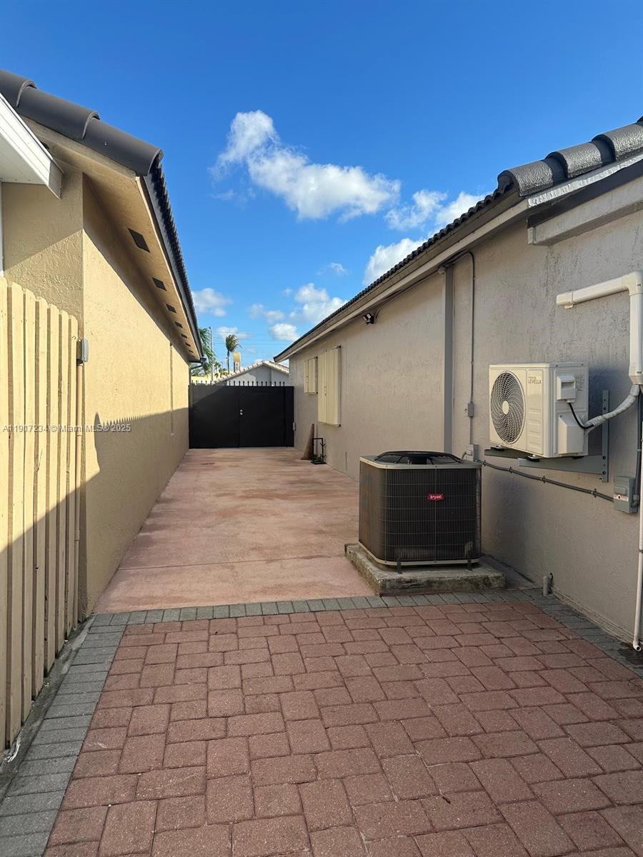 Hialeah Condo: 2753 West 68th Place